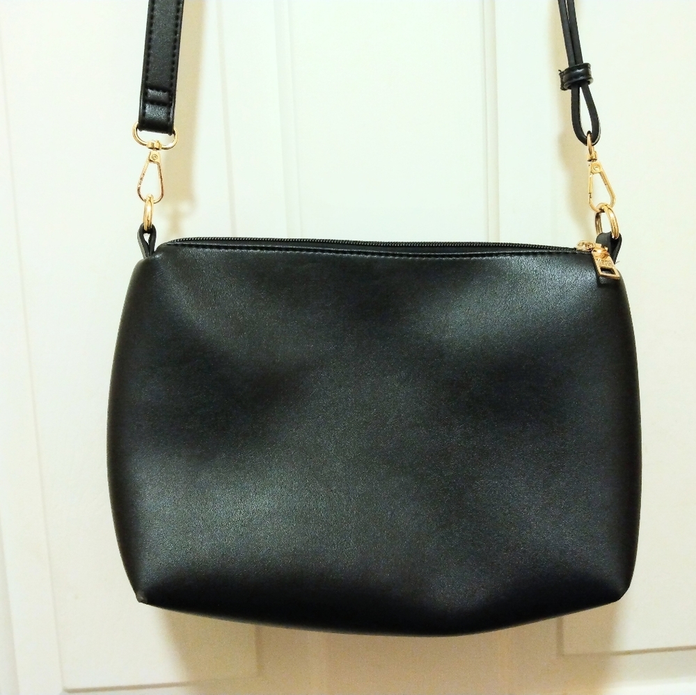 Andrew Marc New York Crossbody/Shoulder, Smooth Vegan Leather Bag